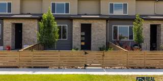 Stunning 3 Bed 2.5 Bath Townhome in Timnath, CO! Gallery 1
