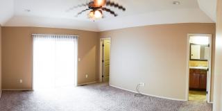 3-Bed Duplex w Garage, Yard, Balcony Gallery 1
