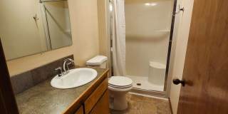 3 Bed/2 Bath Single Level Home near Parks and Schools - Daggett Lane Gallery 14