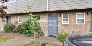 Charming 2-Bedroom Haven in the Heart of Sunset - A Blend of Serenity and Convenience! Gallery 1