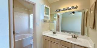 1013 VIA DE LA PAZ Drive Gallery 27