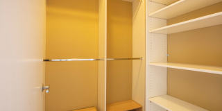 Stylish & Spacious Courtyard-Facing Condo in the Heart of Gaslamp Gallery 17