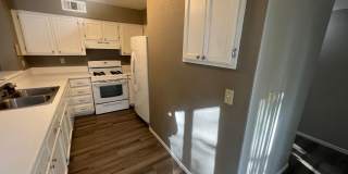 Charming 1 Bedroom Condo with Detached 1 Car Garage! Gallery 7