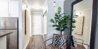 1200 Riverside Gallery 4