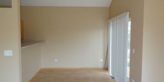 Beautiful & Very Spacious End Unit 2 bedroom  2 car garage. Must See. Gallery 5
