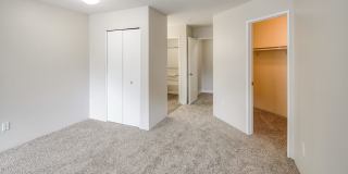 Creekside Village Apartments Gallery 20