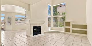 Bright & Spacious 4Bd Home with Vaulted Ceilings & Outdoor Kitchen Gallery 5