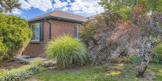 4 Bed, 2 Bath Duplex – Bright, Stylish, Move-In Ready and Free to Apply! Gallery 1