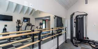 Hawthorn Suites Gallery 26