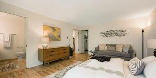 Boutique Condo with Stunning Views of Elliot Bay! Gallery 8