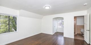 Stately Two Story Home w/ Serene Backyard in Crescent Park Gallery 12