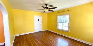 *MOVE IN SPECIAL* Charming 2BR Home with Solar Panels & Beautiful Wood Floors! Gallery 7