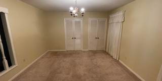Spacious 3 bedroom, 2 bath Gallery 13