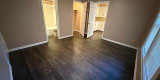 1-bed/1-bath Duplex! Gallery 10