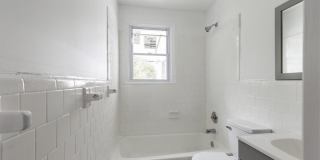 1806 Sussex Street Gallery 31
