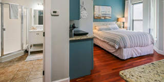 Parkside Suite: Fully Furnished Modern Studio in the Heart of Jacksonville $300 Utility Fee Gallery 11