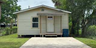 243 FREDDY FENDER LN. Gallery 1