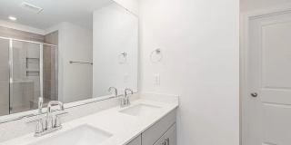Room in 4 Bedroom Home at Millennium Ave Gallery 39