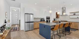 Spacious 3BR Townhome in Charlotte Gallery 17