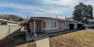 Charming Burbank Retreat with Spacious Yard & Modern Comforts Gallery 1