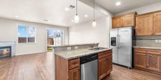 Gorgeous Townhome in Ridgefield! Gallery 1