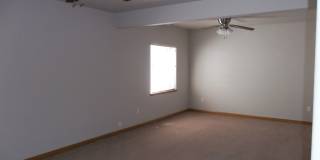 Beautiful 5 Bedroom Home in Heart of Loveland Gallery 12