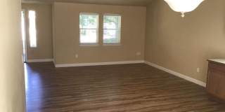 Great Location! 3 Bedroom Home in SW Bend! Gallery 5