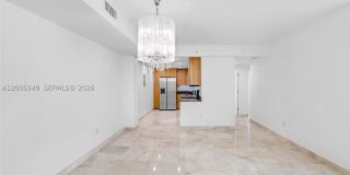 7501 E Treasure Dr Gallery 3