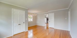 Cute-as-a-Button Coronado "Palmer" Home in a Fabulous School-Side Location – Coronado Village Gallery 12