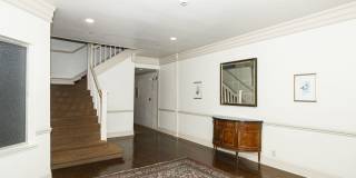977 PINE Apartments Gallery 3