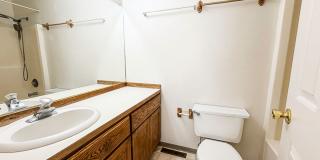 4 Bed/3 Bath Three Story Condo Near Bus Routes and Shopping Gallery 22