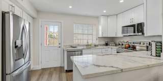 4901 E Kelton Lane Gallery 5