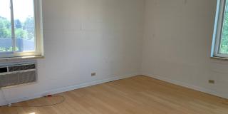 2 Bedroom 1 Bath Condo With Tons of Character and Amenities! Gallery 12