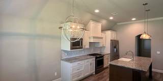 Fantastic 3 Bed 2 Bath with 3 Car Garage Gallery 7