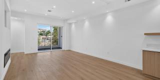 150 N Carondelet St Gallery 3