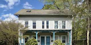 208 Main Street Gallery 1