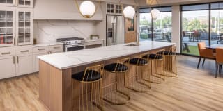 Jules on 3rd Gallery 20