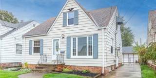 Beautiful spacious cape code move in ready! Gallery 1