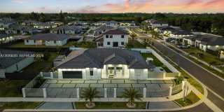13305 SW 190th Ter Gallery 1