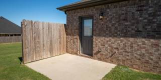 Spacious 3 BR/2 BA in Pea Ridge Gallery 14