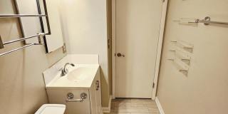 MOVE-IN READY! 2BR Townhome in Clintonville near OSU – W/D, Parking, Pet Friendly Gallery 33