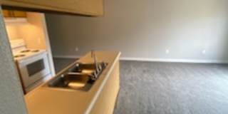 River Walk Apartments Gallery 105
