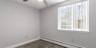Lincoln Park Apartments Gallery 15
