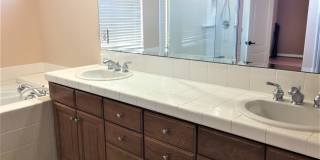 Gorgeous large single family home in Eastlake! Gallery 12