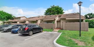 Spacious 2-Bed, 2-Bath with Soaring Vaulted Ceilings Gallery 1