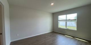 920 NE 10th Street Gallery 20