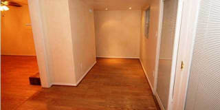 2/2.5 Townhome Close to USA campus Gallery 12