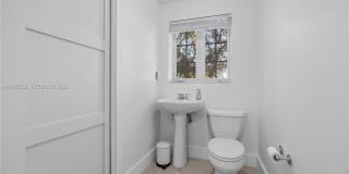 300 Euclid Ave Gallery 8