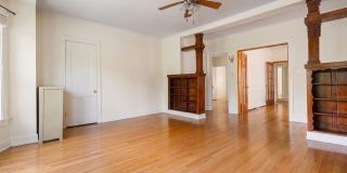 309 West Chicago Avenue Gallery 5