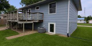 Spacious Split-Level Home With Garage and Fenced Yard in Rock Island! Gallery 4